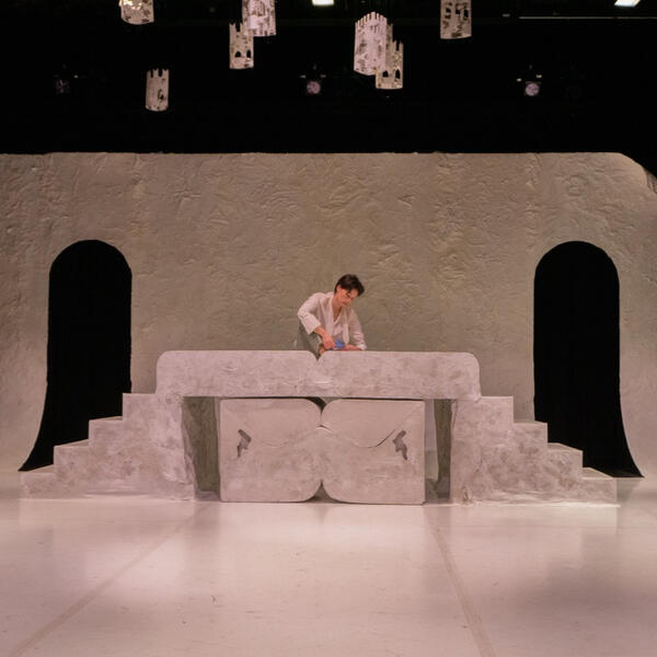 Elio Kennedy-Yoon as Romeo